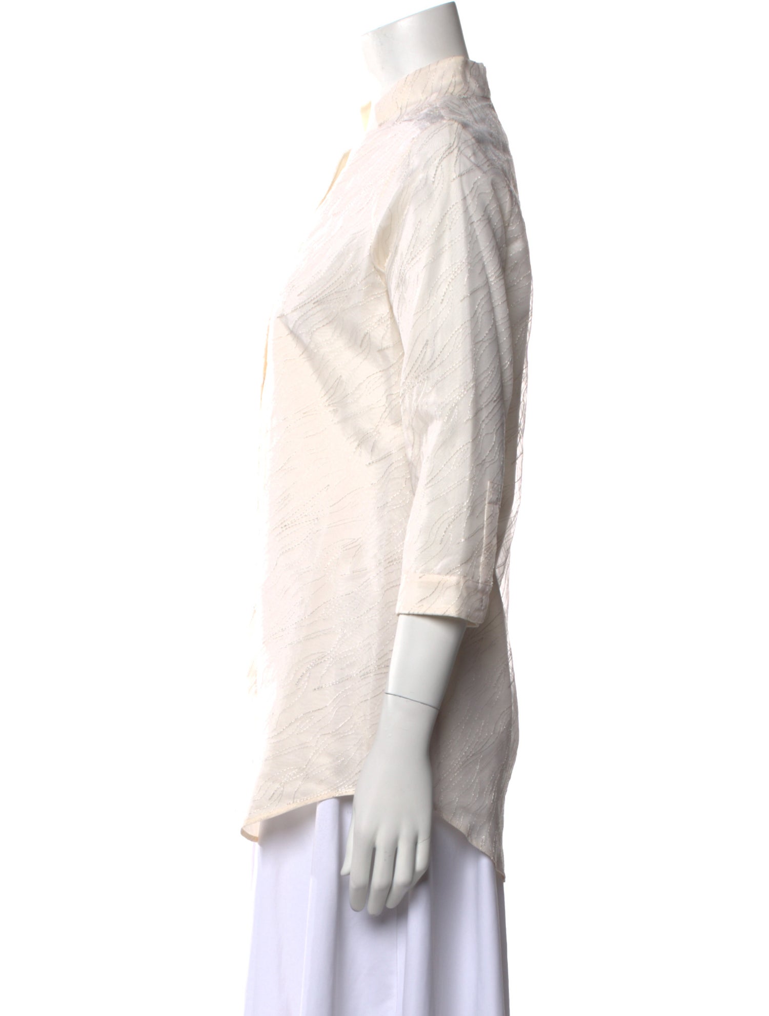 Leggiadro Three-Quarter Sleeve Button-Up Top